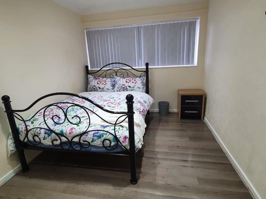 5 Bedroom House By Monishortlets *