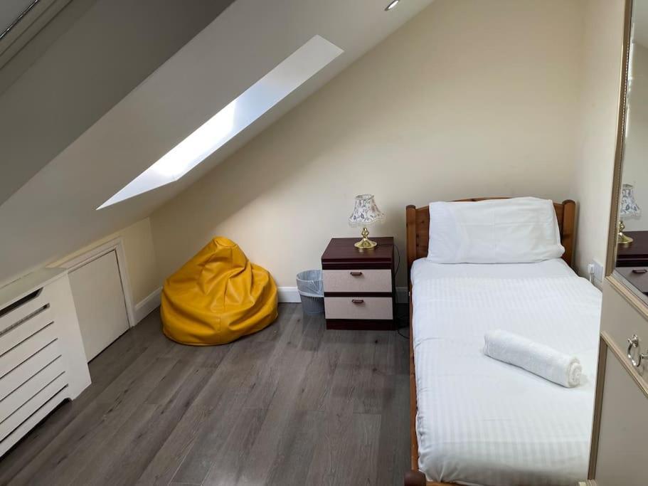Apartment 5 Bedroom House By Monishortlets