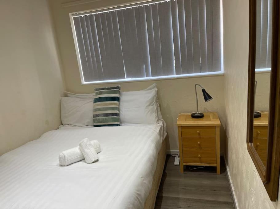 Apartment 5 Bedroom House By Monishortlets