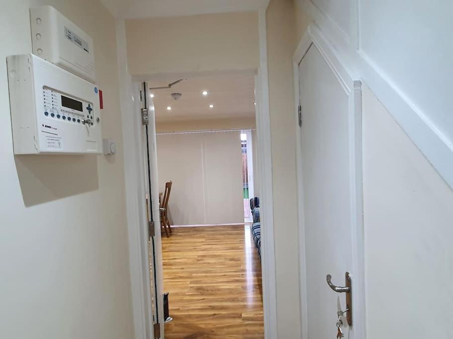 Apartment 5 Bedroom House By Monishortlets