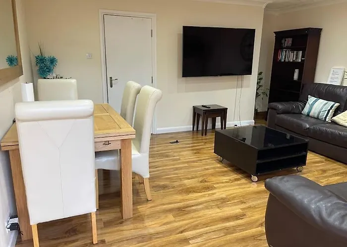 5 Bedroom House By Monishortlets