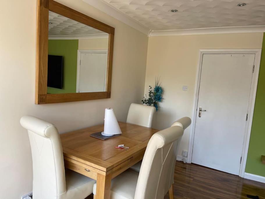 Apartment 5 Bedroom House By Monishortlets *