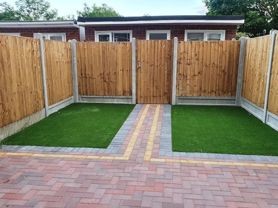 5 Bedroom House By Monishortlets *