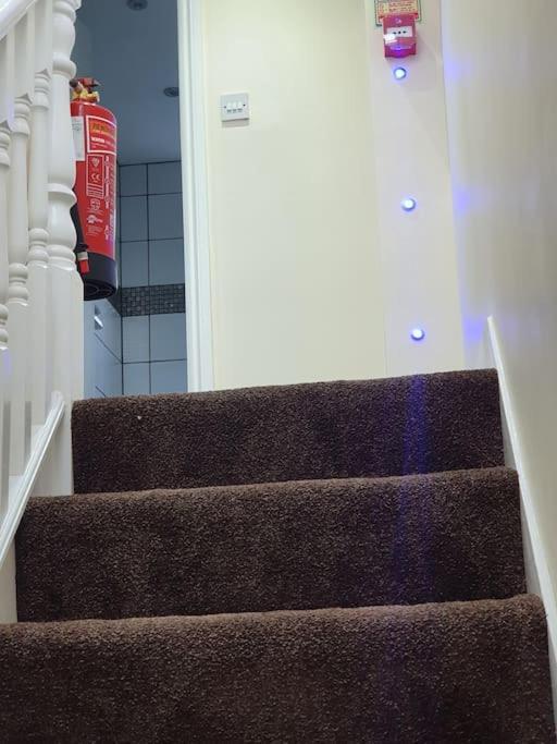 Apartment 5 Bedroom House By Monishortlets