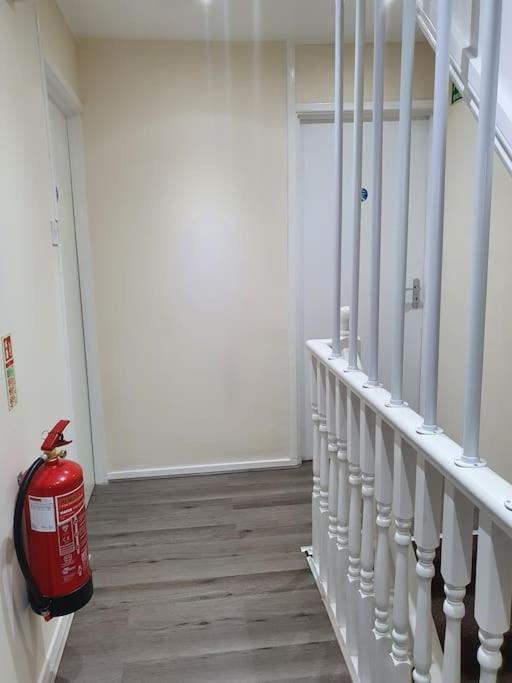 Apartment 5 Bedroom House By Monishortlets Dagenham